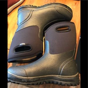 Men’s Bogs boots, size 13
